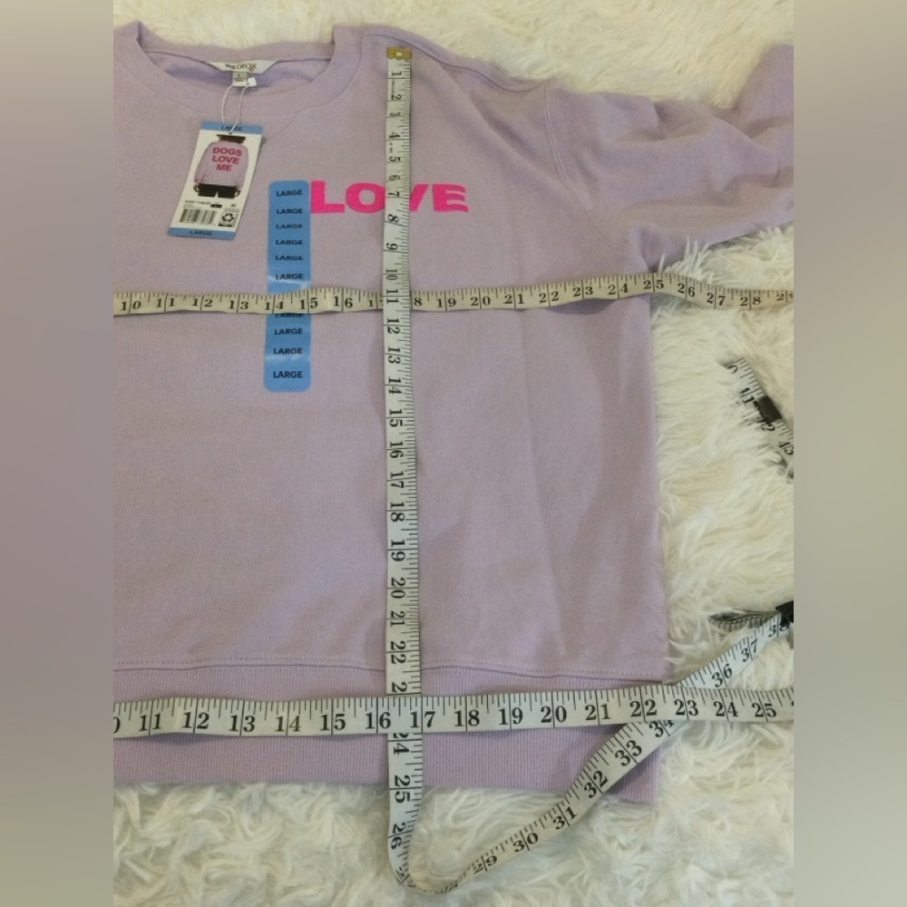 Wild Fox graphic crewneck Dogs Love Me sweatshirt Woman’s size Large - Picture 9 of 11